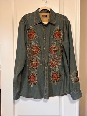 🌹🍸🧲Martini Ranch Denim Shirt Jacket with Red Floral Embroidery🧲🍸🌹